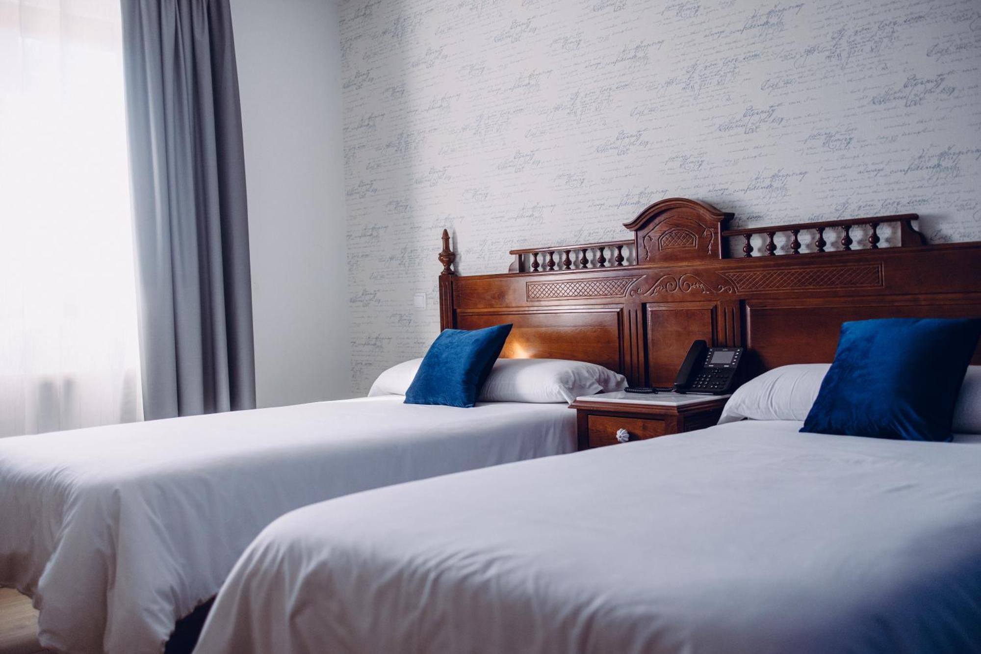 Hotel Cueli Viveda Bagian luar foto